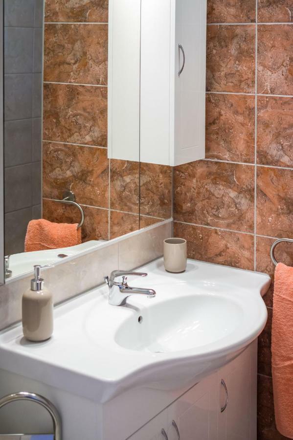 Apartman Nino Новиград-Далмация Экстерьер фото